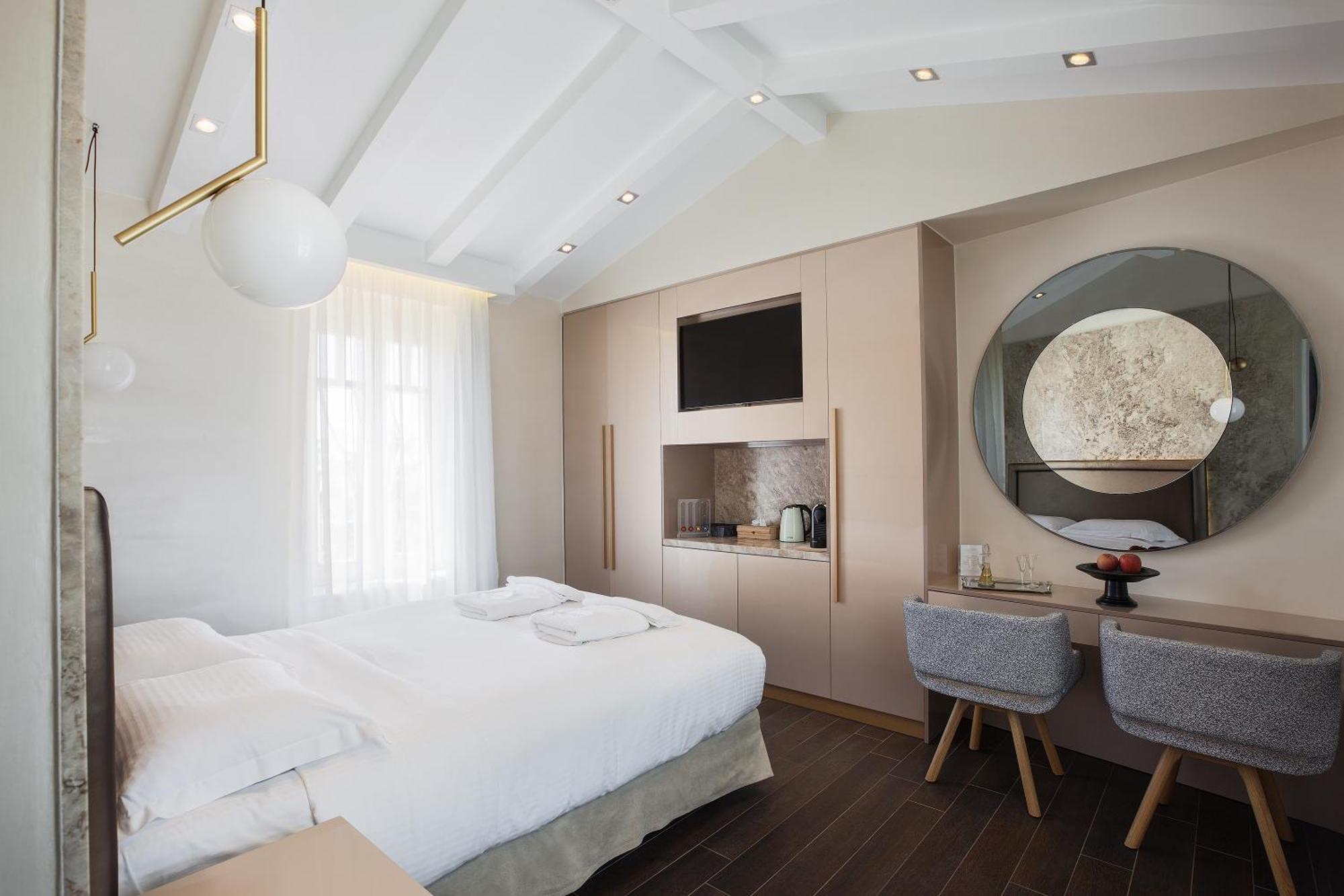 Junior Suite with Private Terrace and Panoramic View